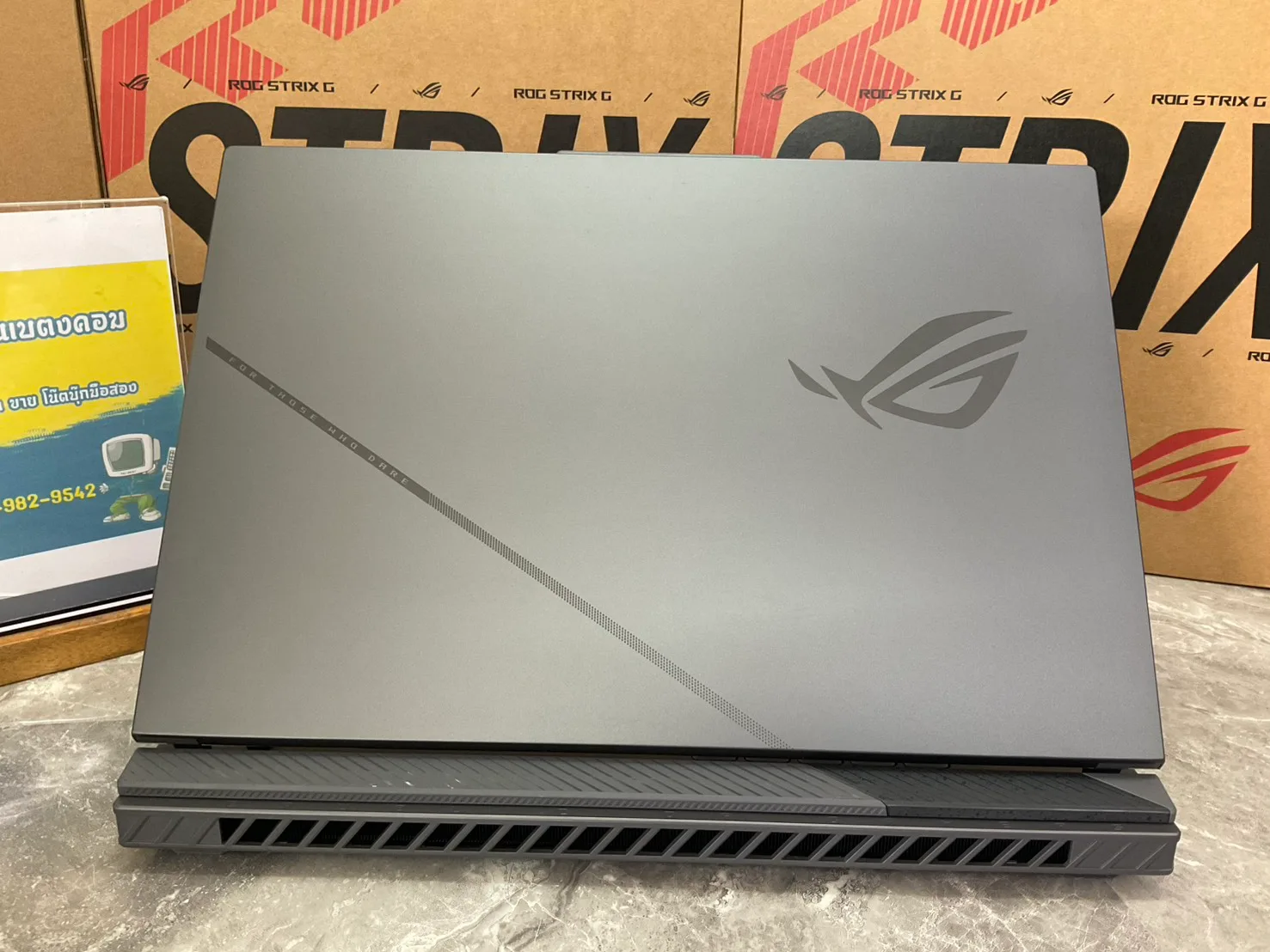 Asus ROG Strix G16 G614PM-TS238W 4