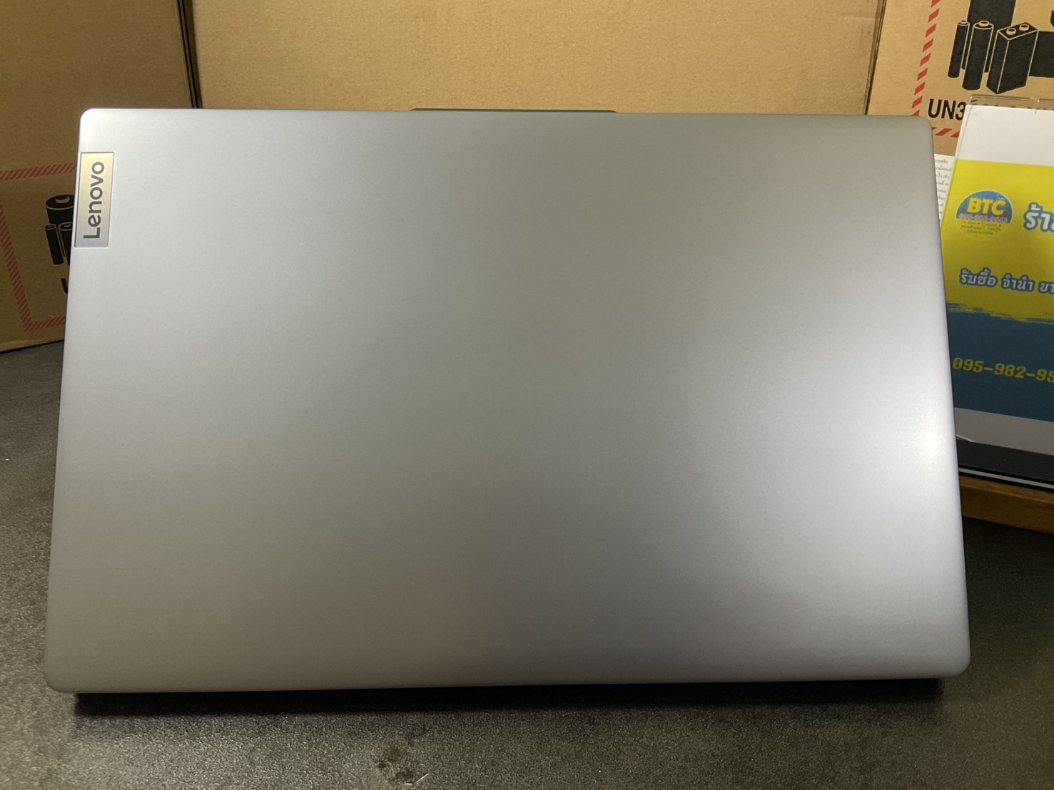 Lenovo IdeaPad Slim 3 15AMN8 82XQ00T4TA 4