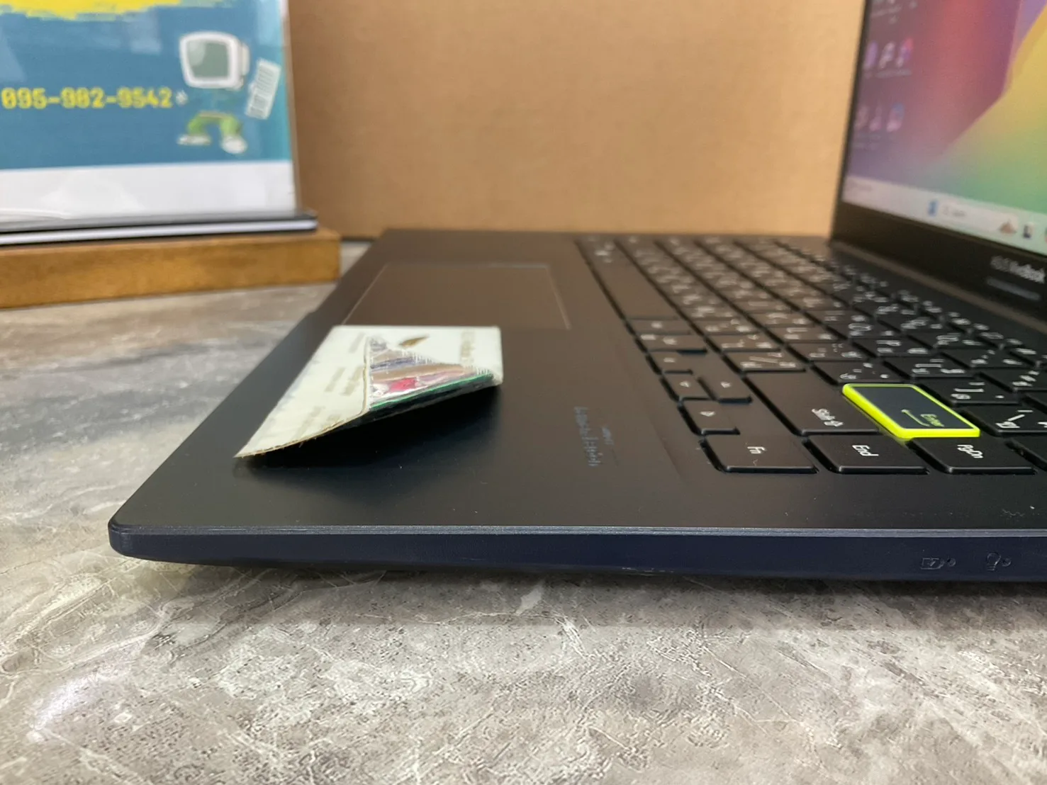 Asus VivoBook 14 D413DA-EK257T 3