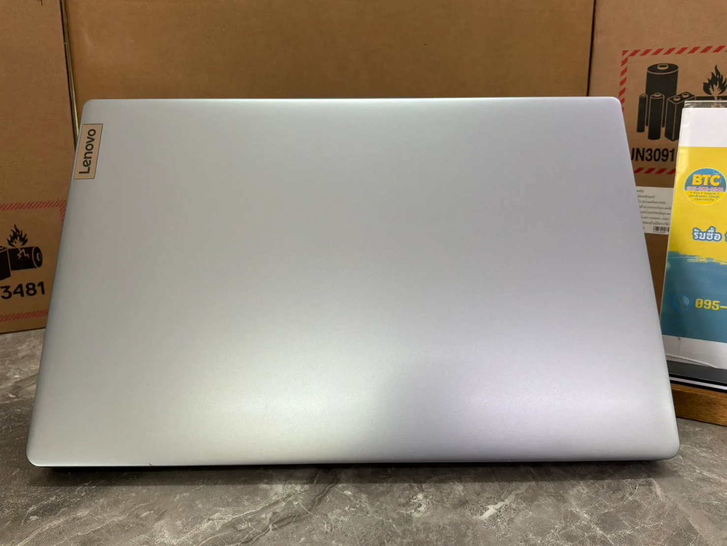 Lenovo IdeaPad Slim 3 15AMN8-82XQ00C1TA 4