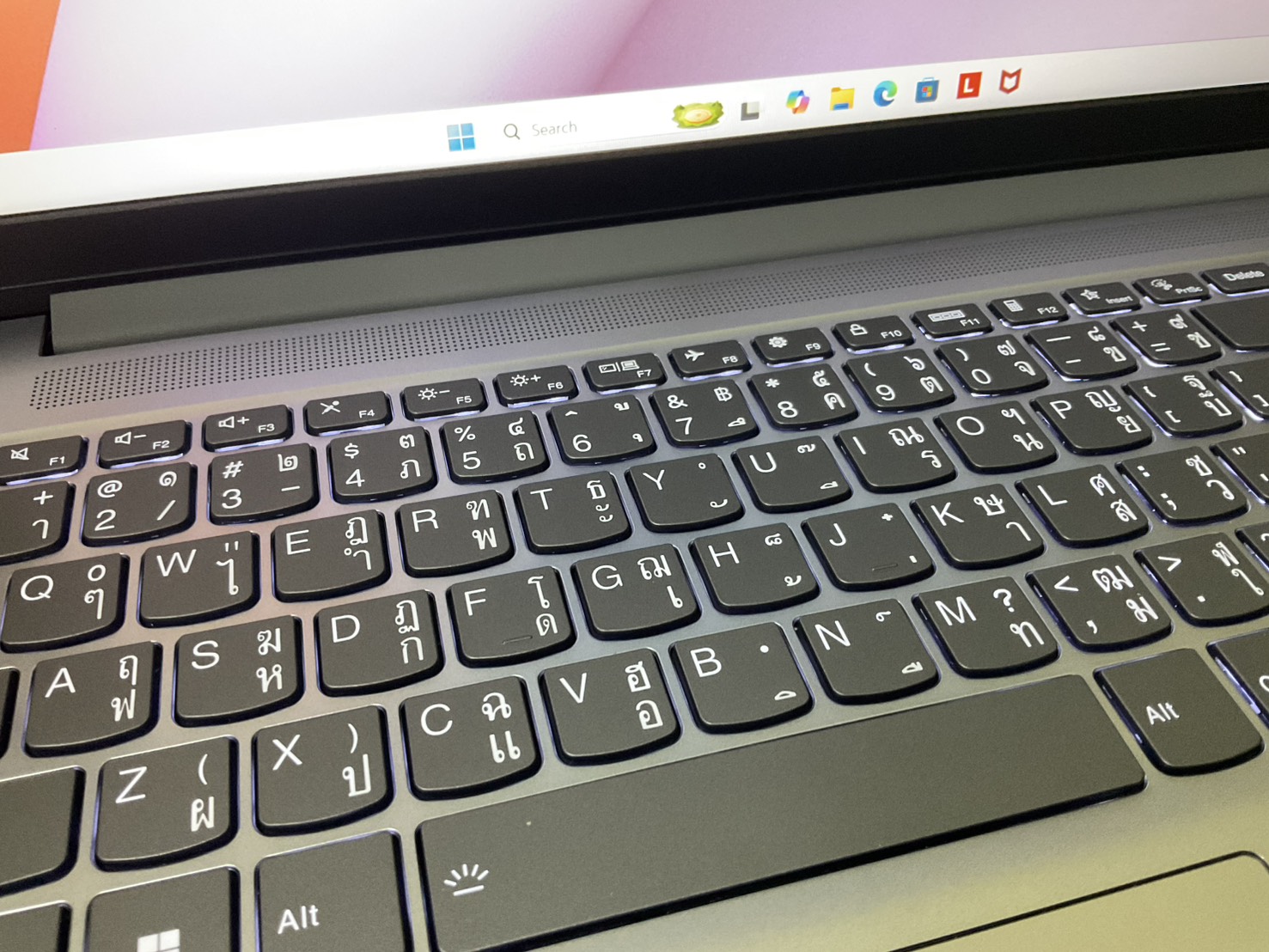 Lenovo IdeaPad Slim 3 15AMN8 82XQ00T4TA เพิ่มเติม
