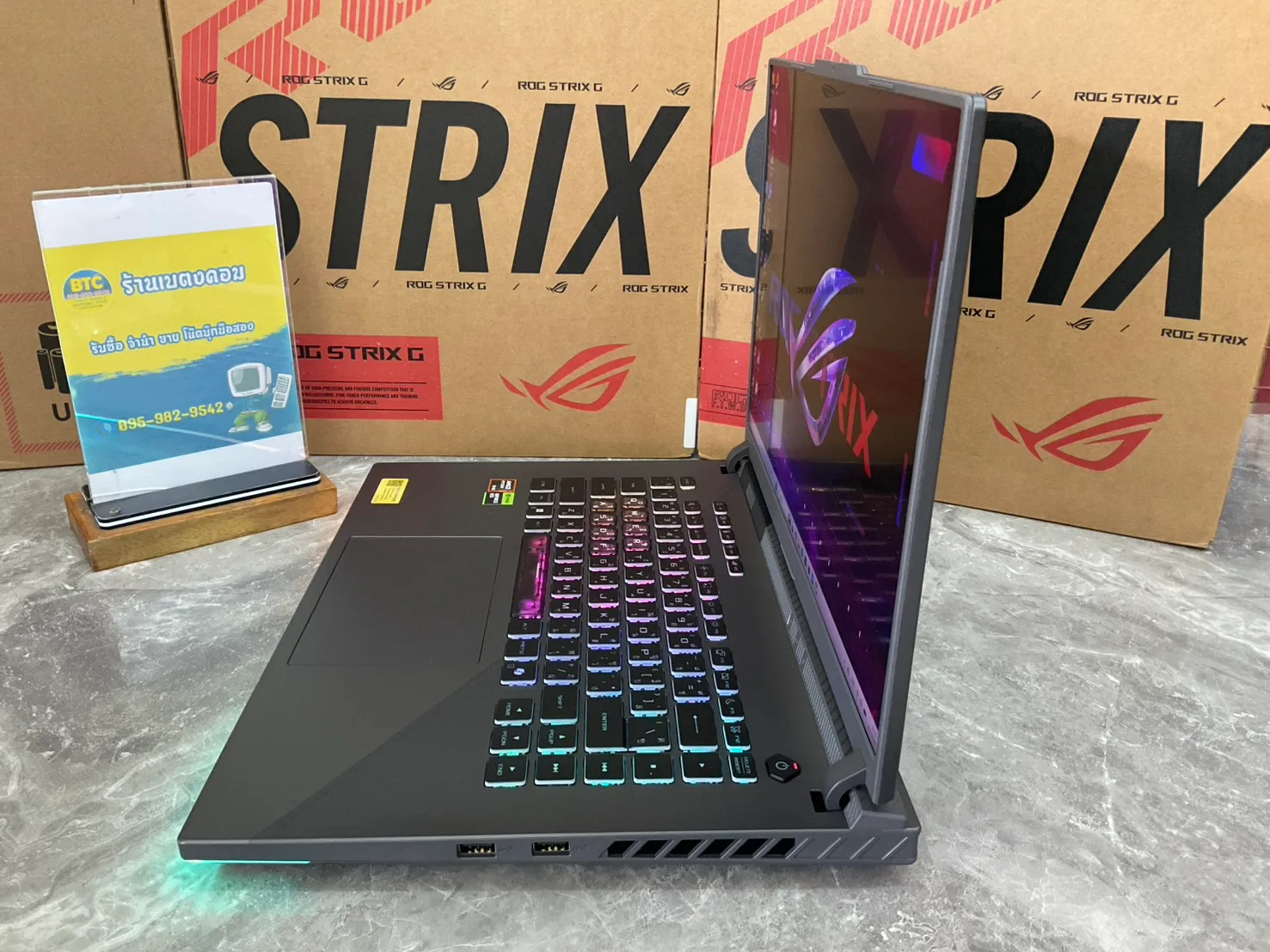 Asus ROG Strix G16 G614PM-TS238W 3