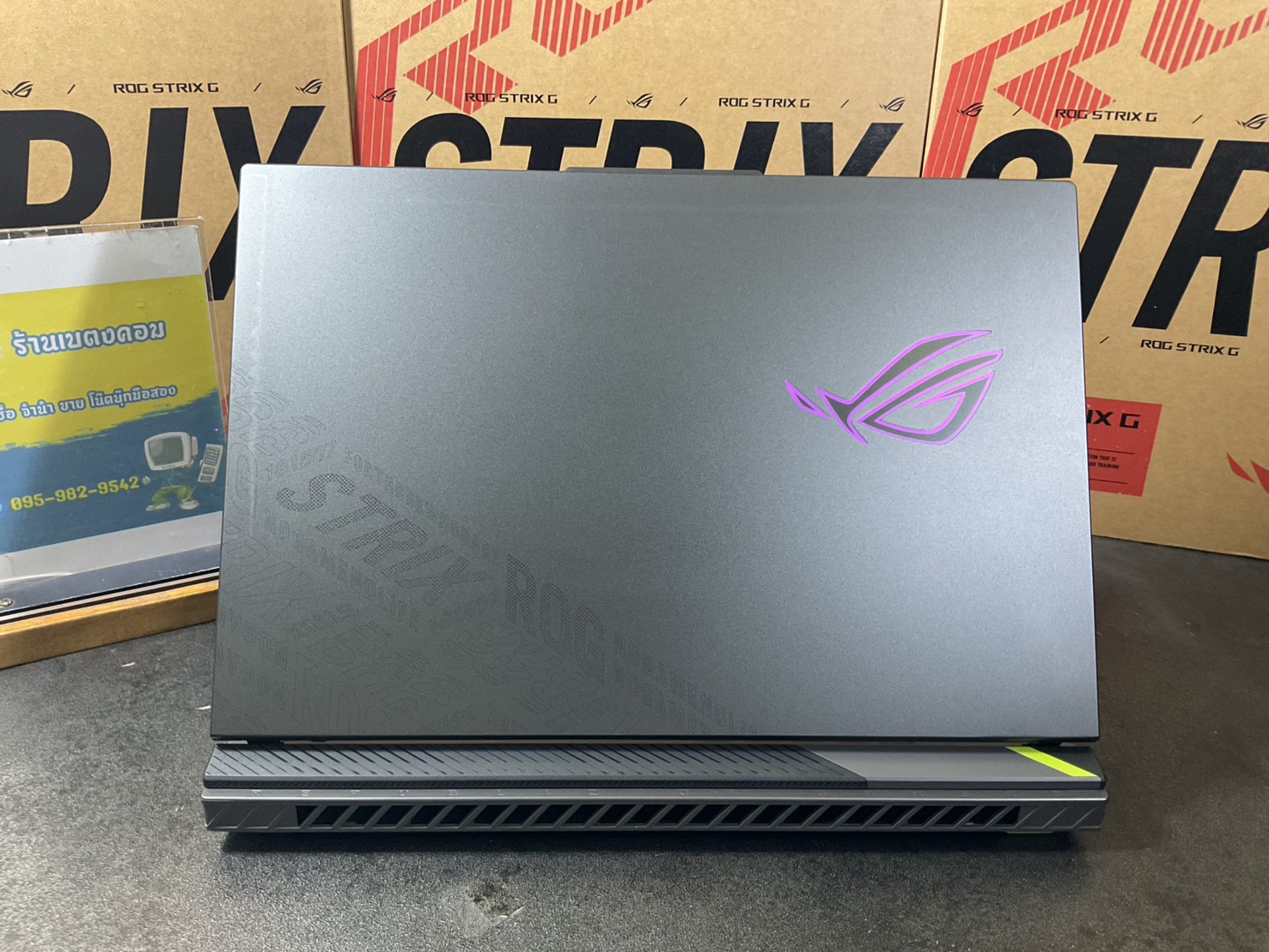 Asus ROG Strix G16 G614FR-S5100W 4