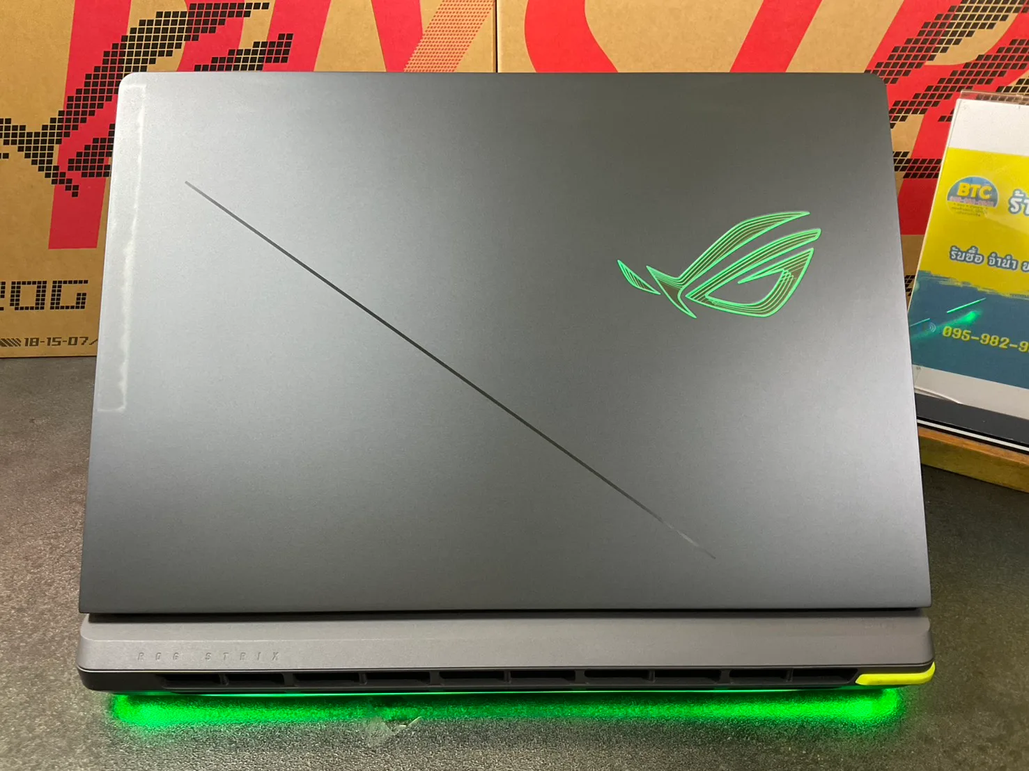 Asus ROG Strix G16 G615LR-S5160W 4