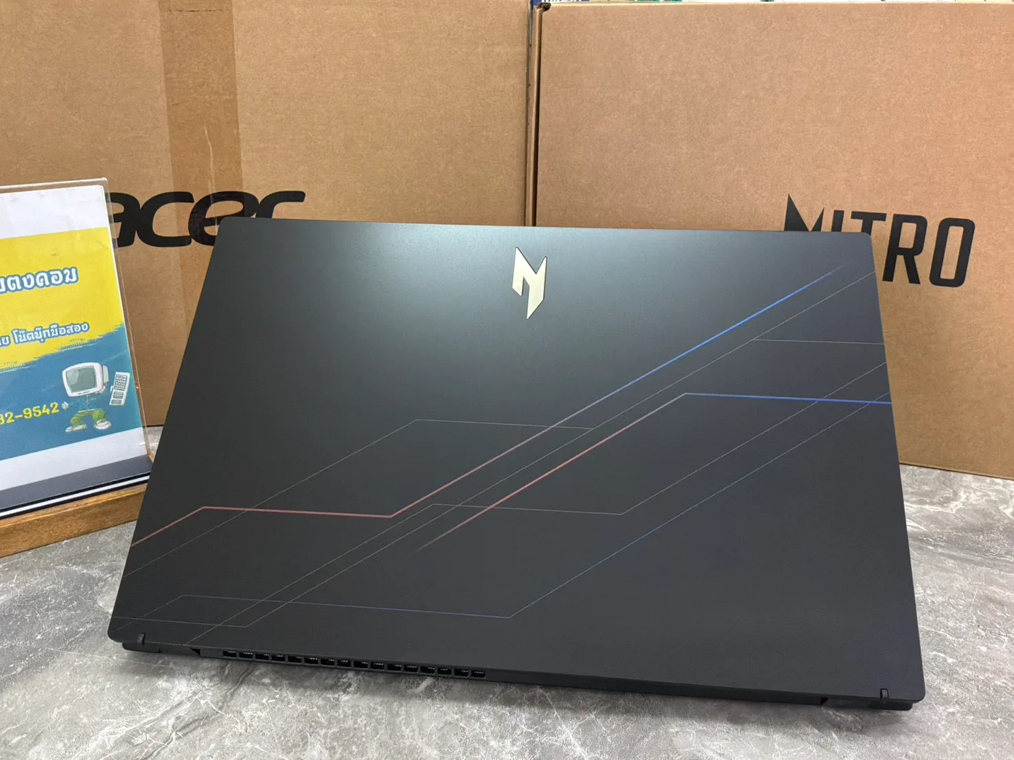 Acer Nitro V15 ANV15-52-54AC 4