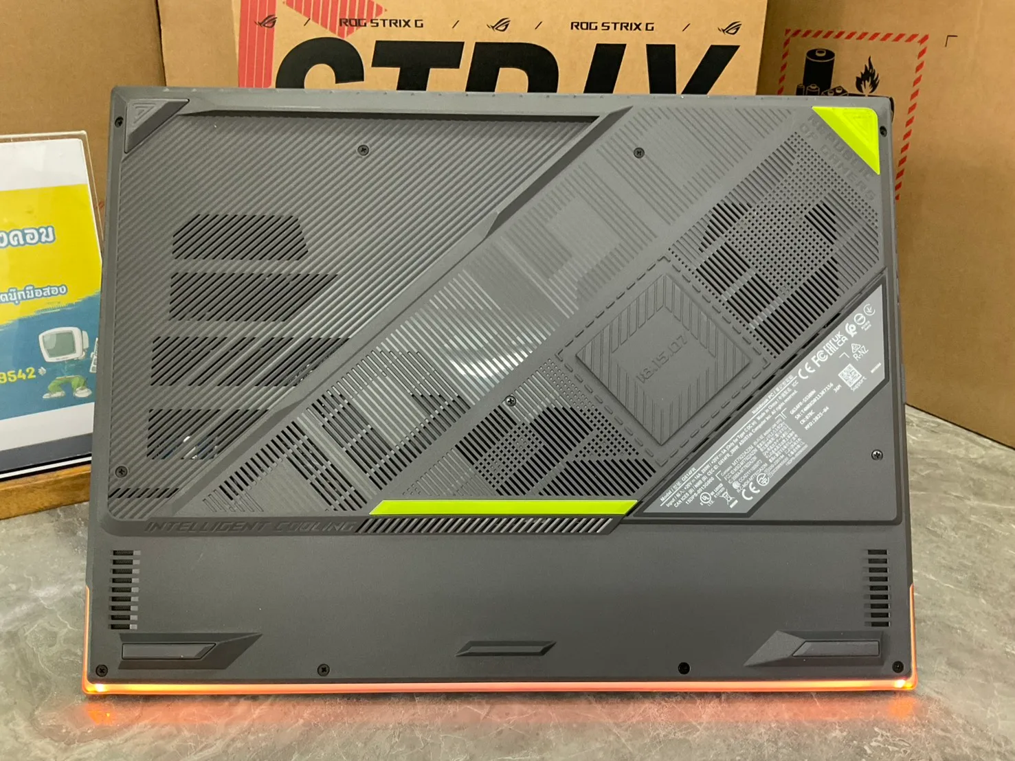 Asus ROG Strix G16 G614FR-S5100W 2