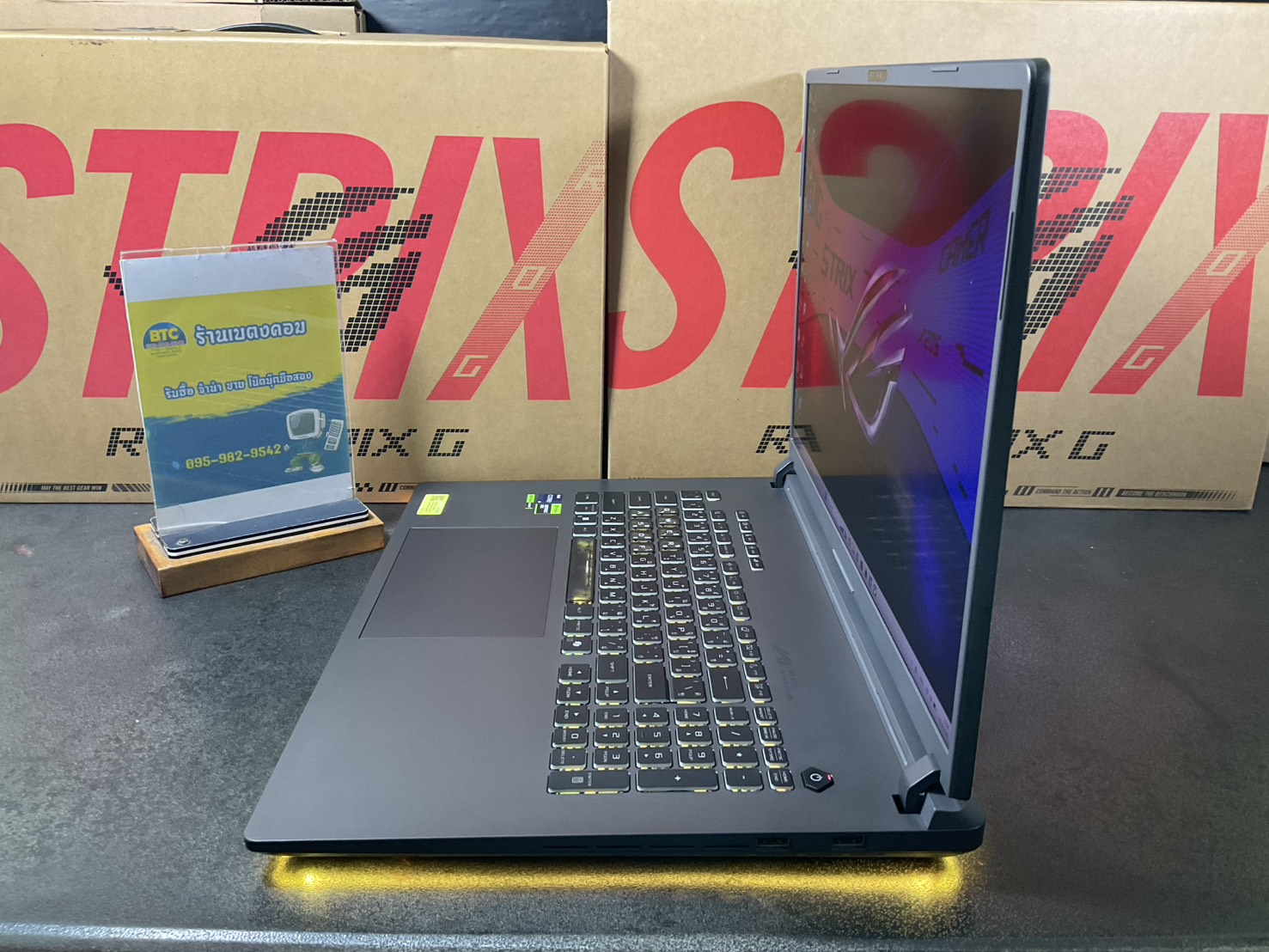 Asus ROG Strix G18 G815JMR-S9008W 3