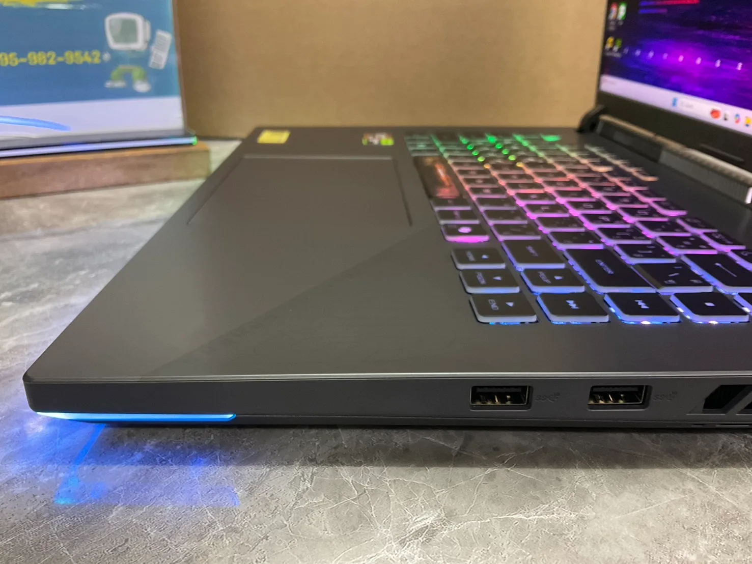 Asus ROG Strix G16 G614PH-TS137W 4