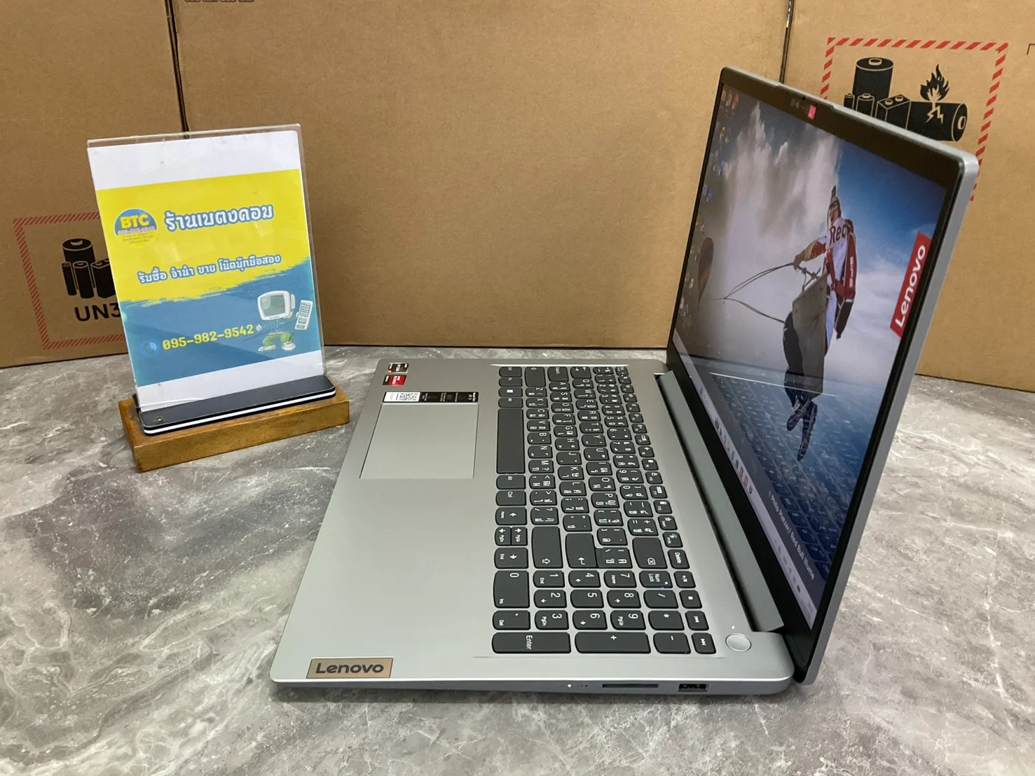Lenovo IdeaPad 1 15ALC7-82R400J9TA 3