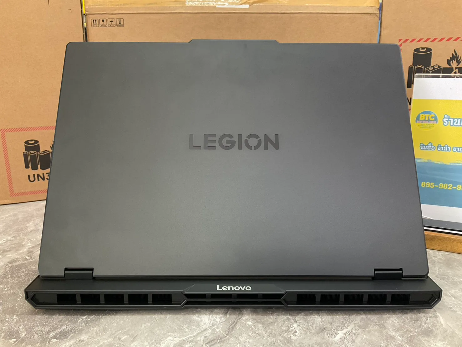 Lenovo Legion Pro 5 16AFR10-83F2000STA 4