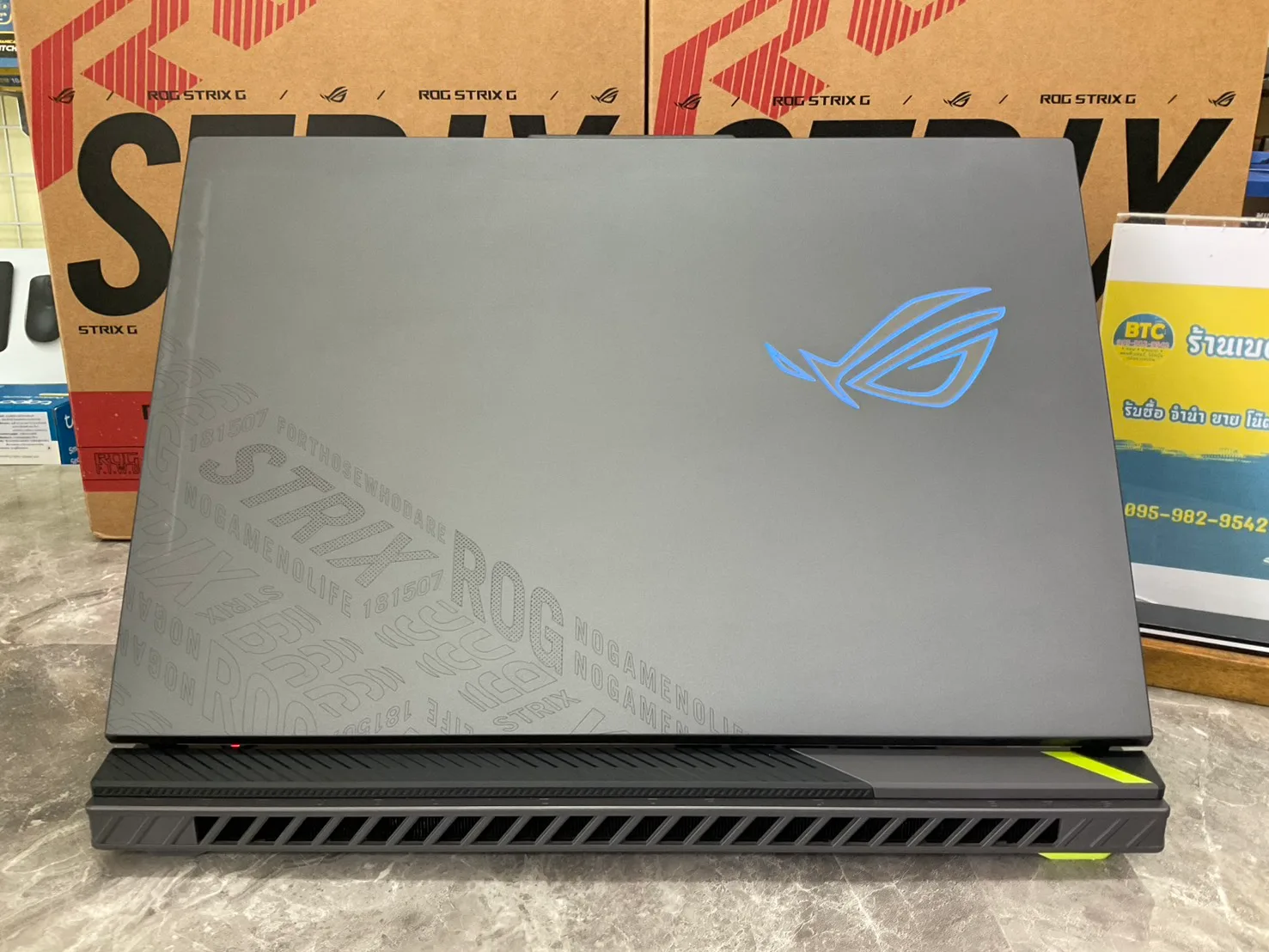 Asus ROG Strix G16 G614FR-S5100W 2