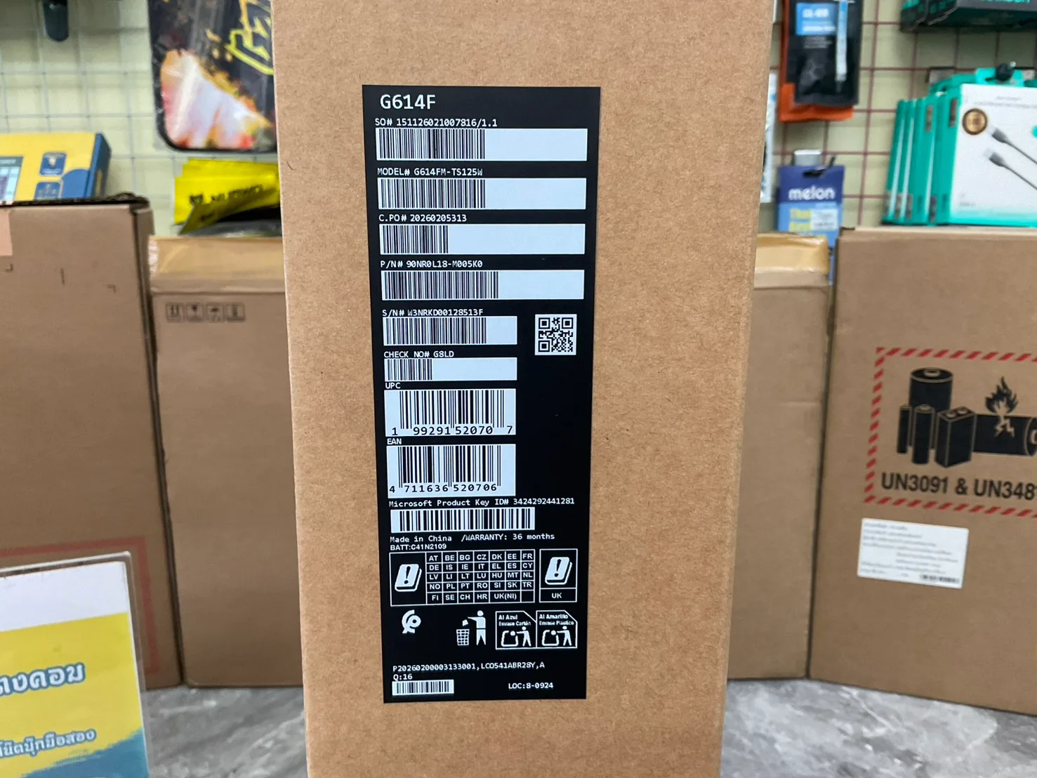 Asus ROG Strix G16 G614FM-TS125W 4