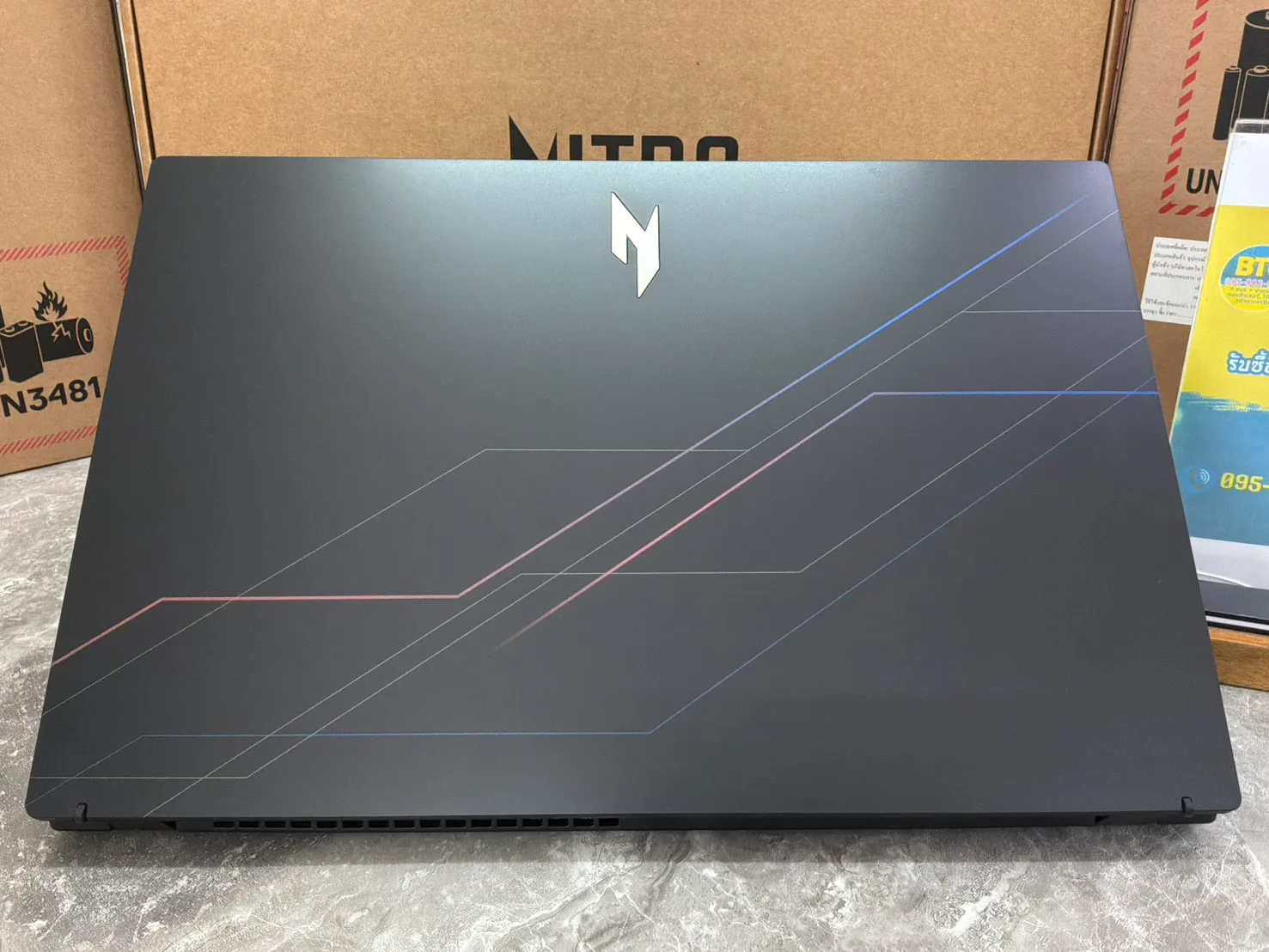 Acer Nitro V15 ANV15-52-579T 4