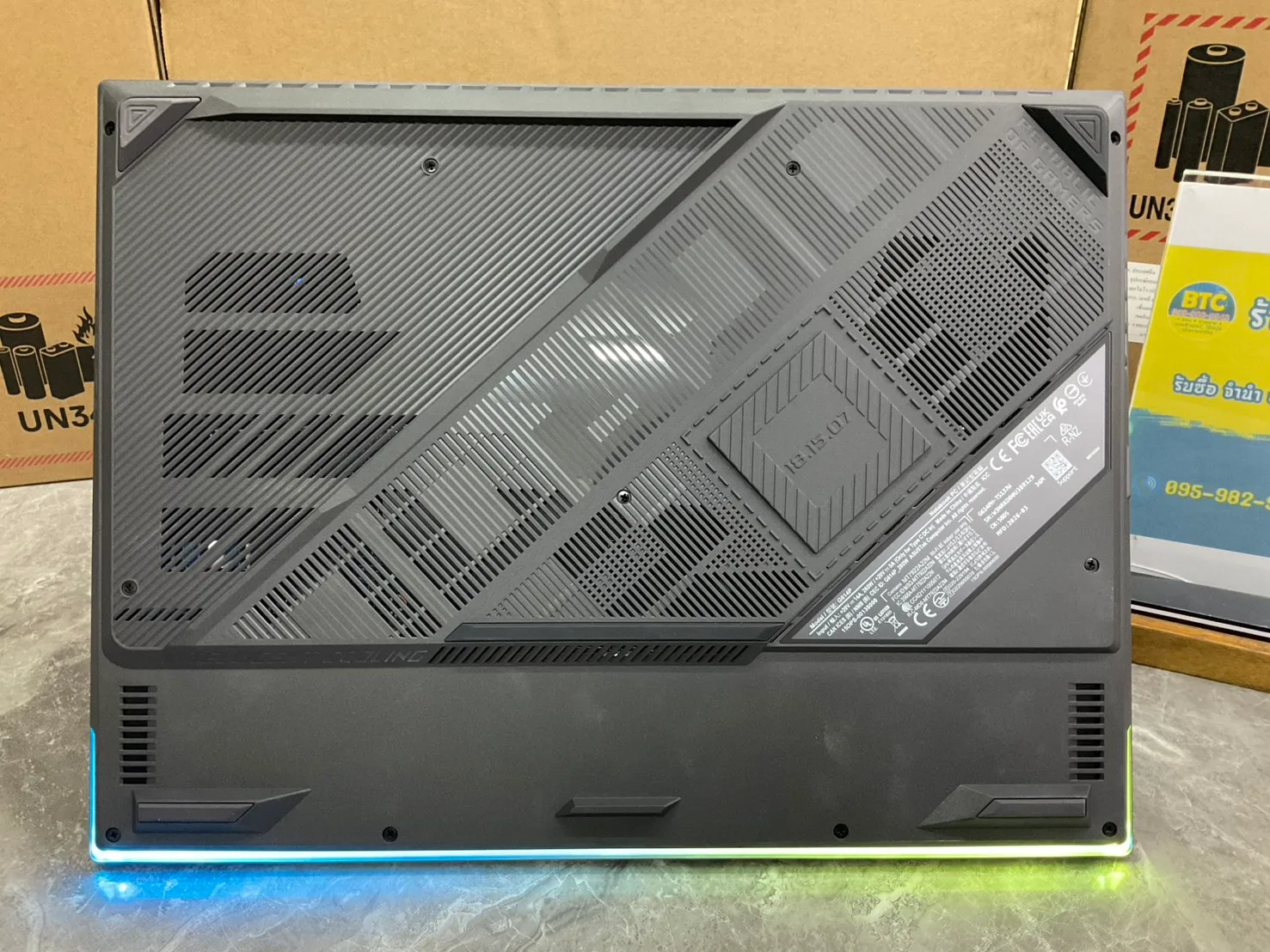 Asus ROG Strix G16 G614PH-TS137W 3